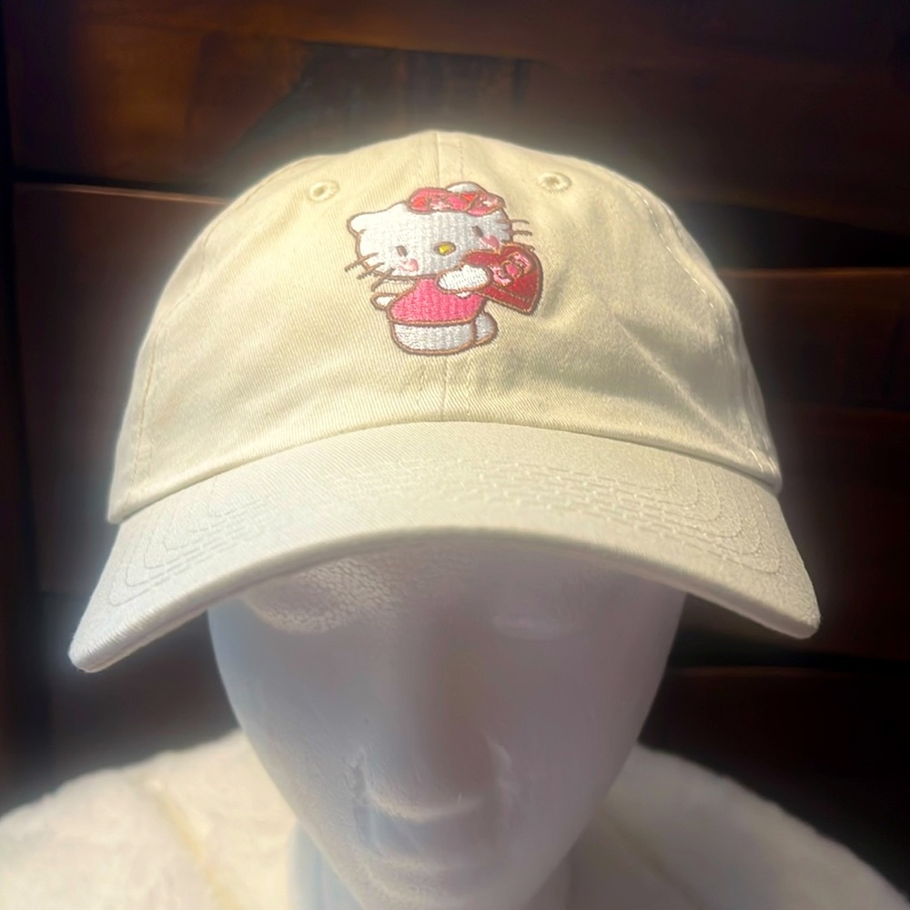Hello kitty Valentine’s Day hat new